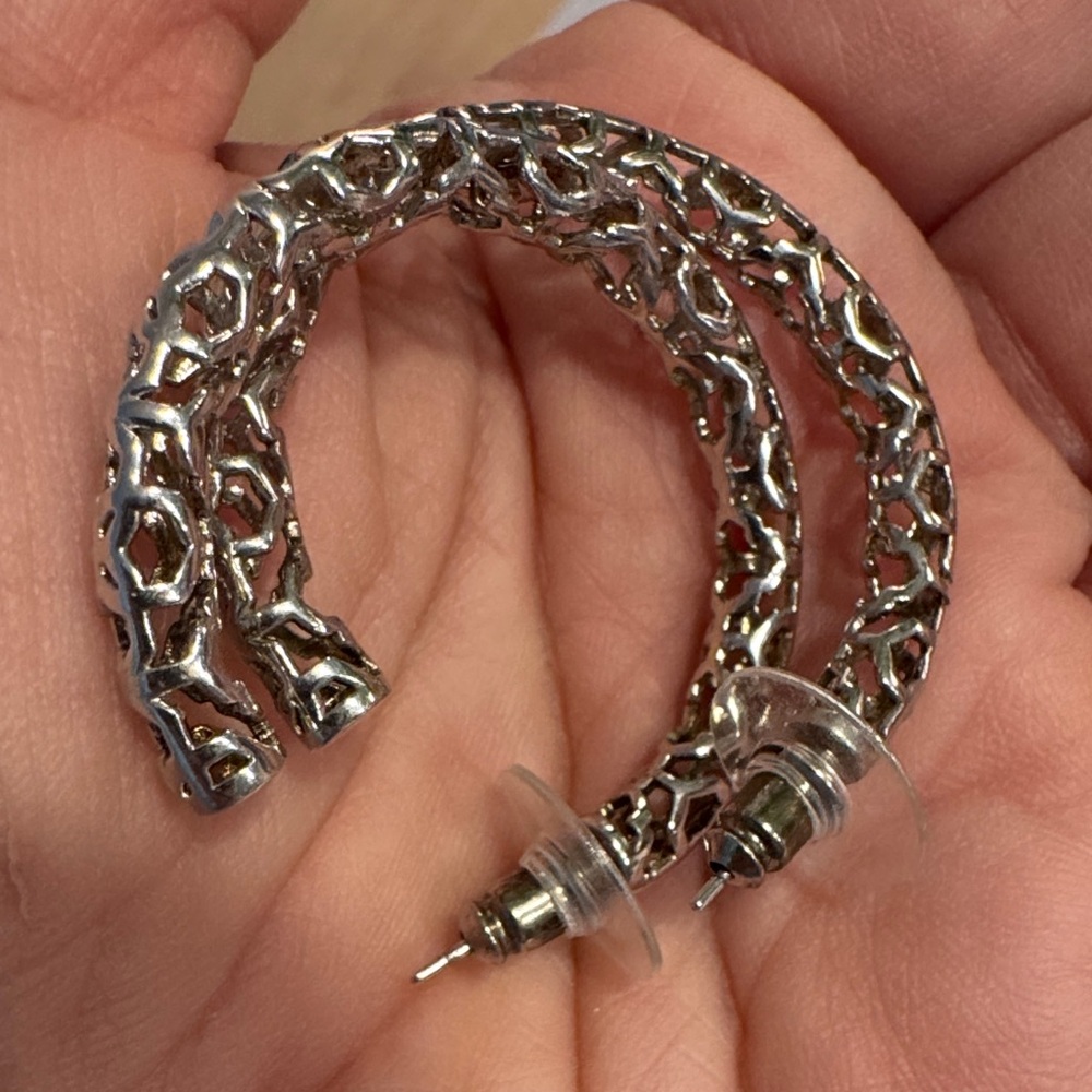 Kendra Scott original Silver Textured Hoop Earrings - Picture 4 of 4